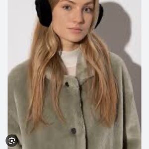 UGG Black Wired Ear Muffs, New with box